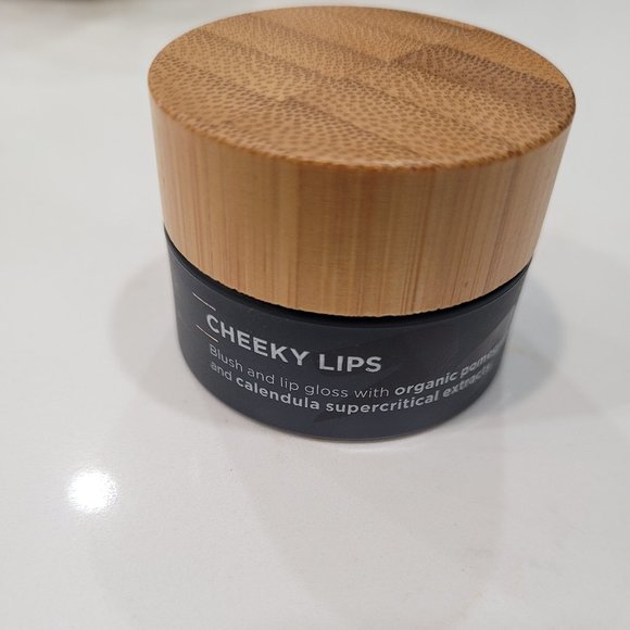 THE ORGANIC SKIN CO. CHEEKY LIP AND CHEEK TINT IN PETAL POWER - Picture 5 of 9